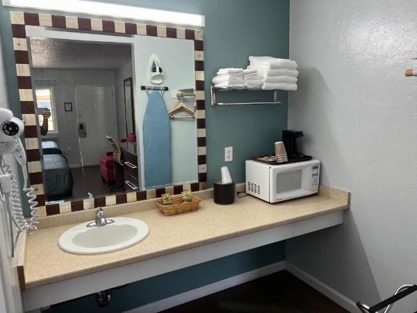 Sunset Inn image 15
